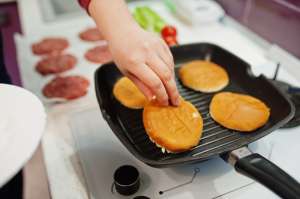5 benefits of commercial burger making machine 5 benefits of commercial burger making machine